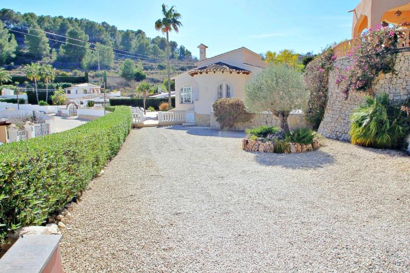 Alldo - hill side with private pool in Moraira - image 6