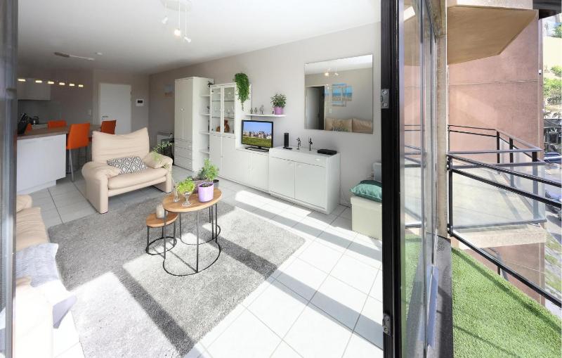 1 Bedroom Cozy Apartment In Oostende - image 14