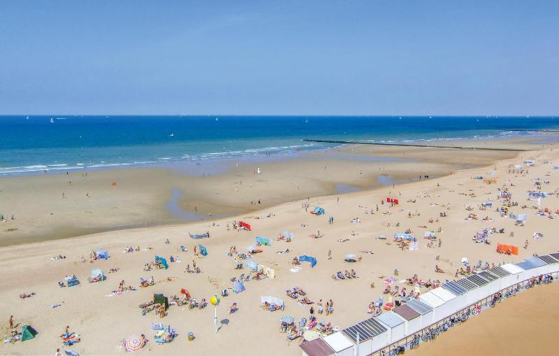1 Bedroom Cozy Apartment In Oostende - image 5