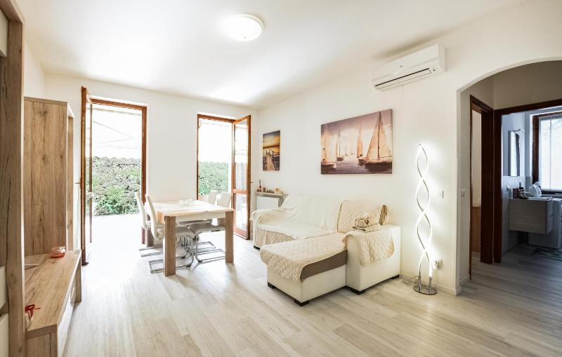 Amazing Apartment In Bardolino - image 9