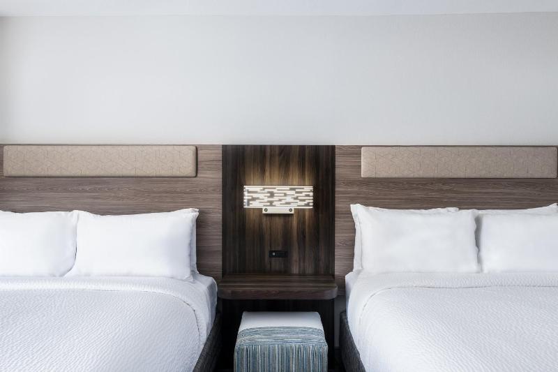 Standard Room with Two Queen Beds image 2