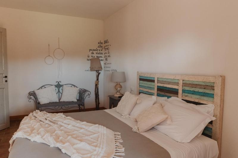 One-Bedroom Apartment with Terrace image 3