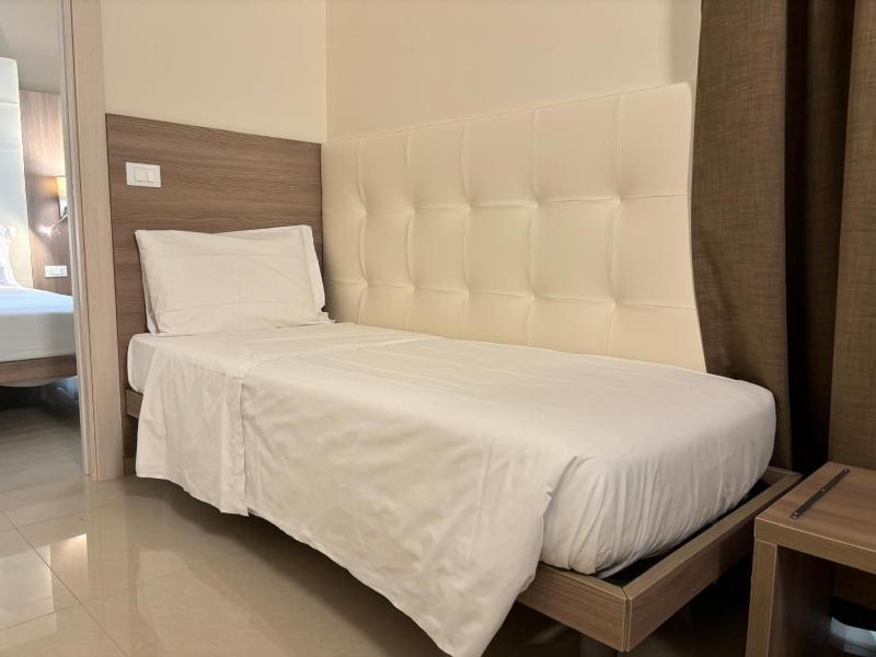 Superior Quadruple Room image 4