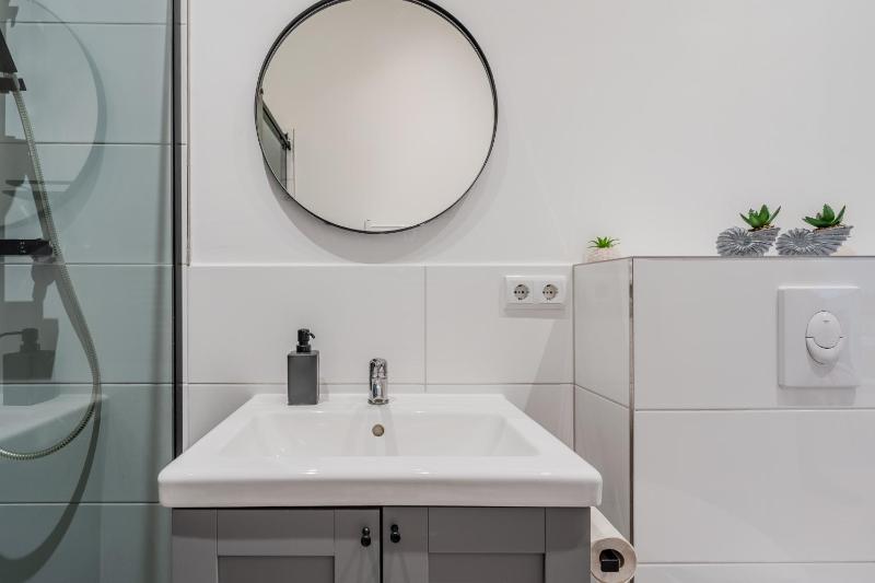 Apartment mit Fitness- und Spielbereich - image 3