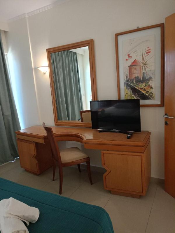 One-Bedroom Apartment with Sea View (4 Adults) image 4