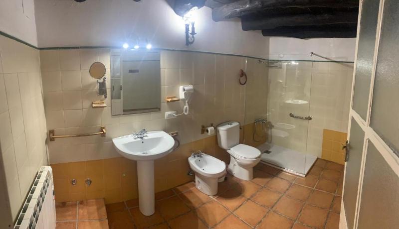 Three-Bedroom House image 1