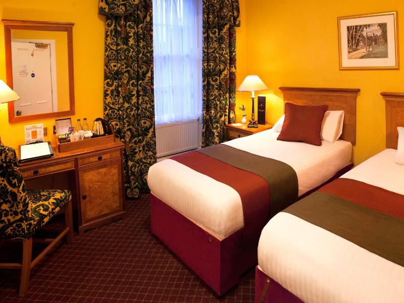 Classic Double or Twin Room image 4