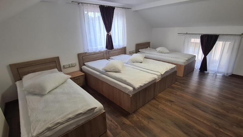 Two-Bedroom Apartment with Garden View image 4