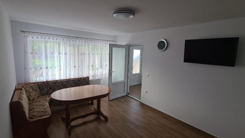 Two-Bedroom Apartment with Garden View image 3