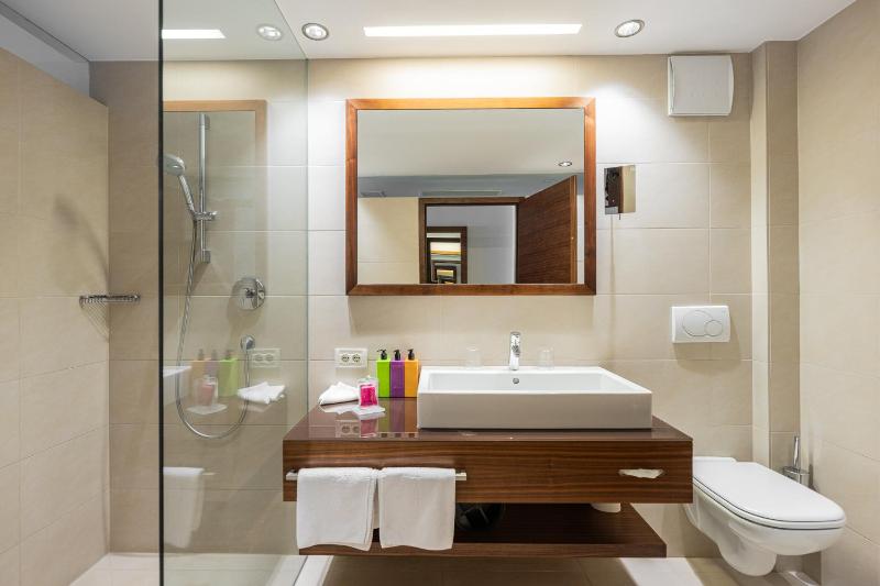Double Room with Terrace image 2