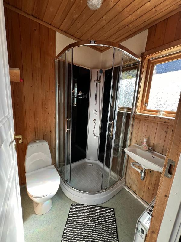 Two-Bedroom Cottage image 4