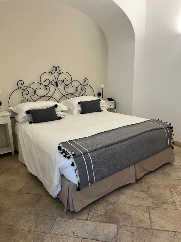 Double Room with Terrace image 4