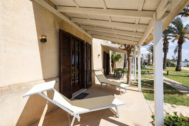 One-Bedroom Apartment with Sea View image 2