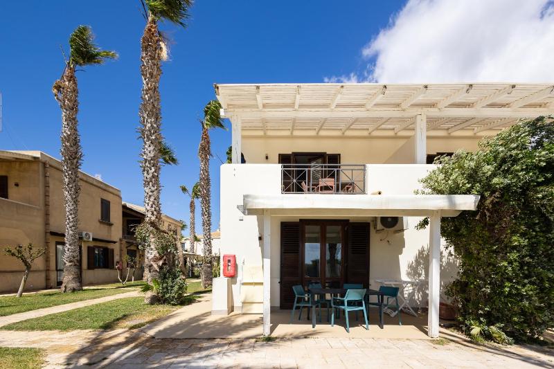 Two-Bedroom Apartment with Sea View image 3