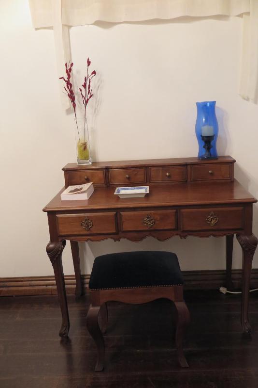 Twin Room image 3