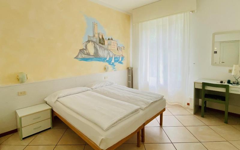 Economy Single Room image 4
