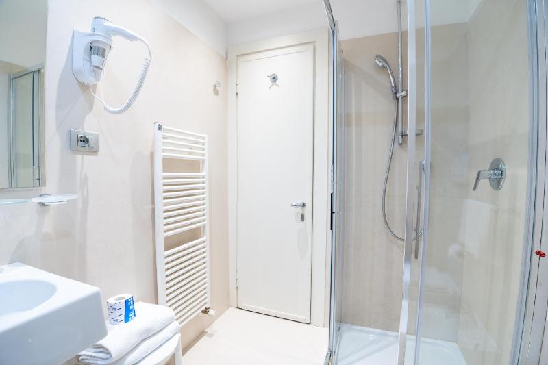 Superior Double Room image 3