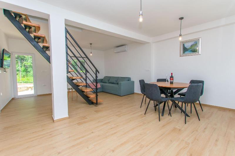 Apartment Petea - image 12