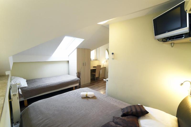 Triple Room image 4