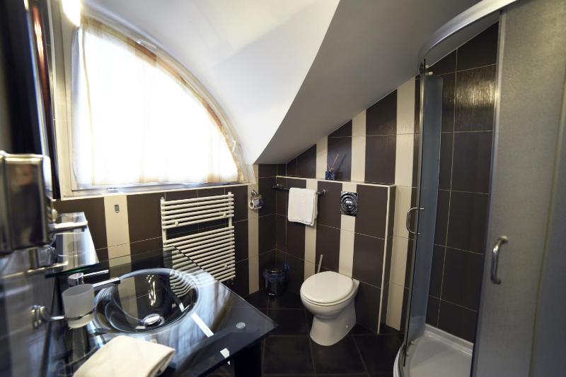 Triple Room image 3
