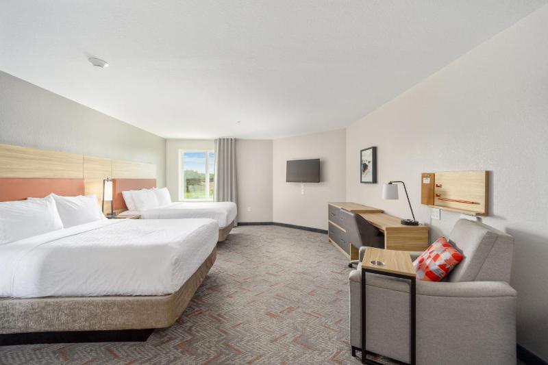Studio Suite with Two Queen Beds image 2