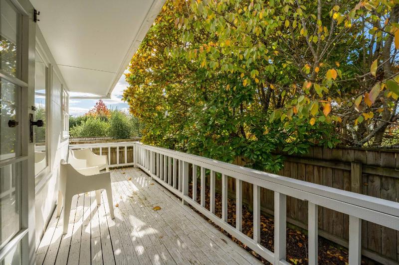 Soak up the sun with Wi-Fi - image 11