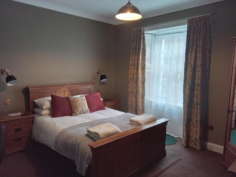 Standard Double Room image 4