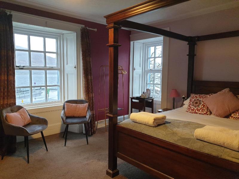 Superior Double Room with Loch View image 4
