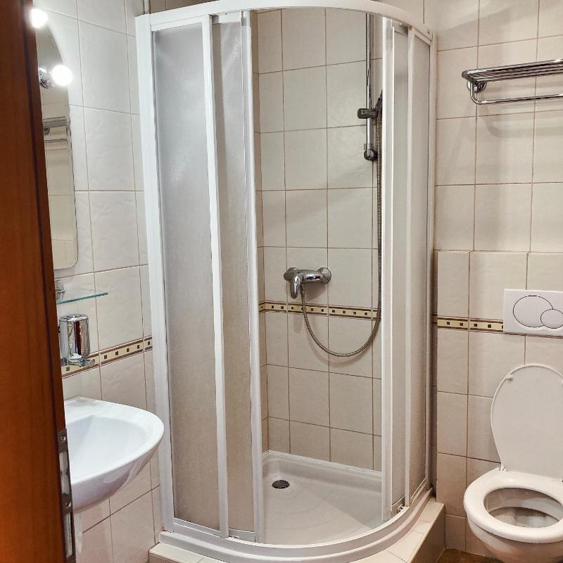 Economy Double or Twin Room image 4