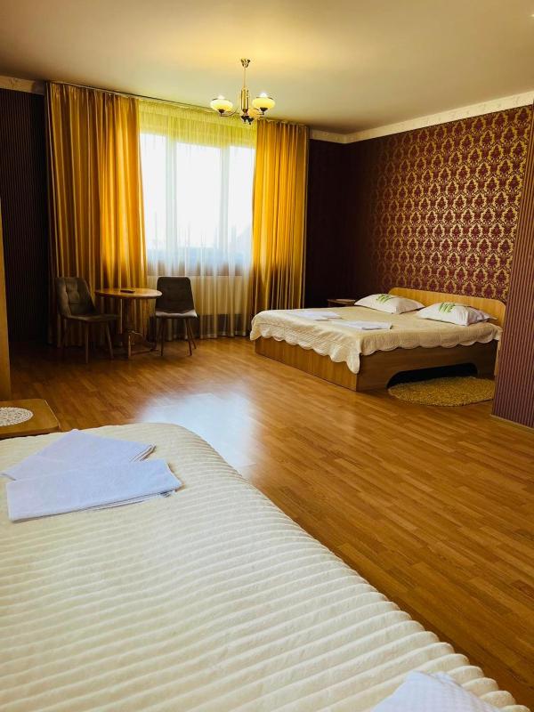 Triple Room with Bathroom image 1