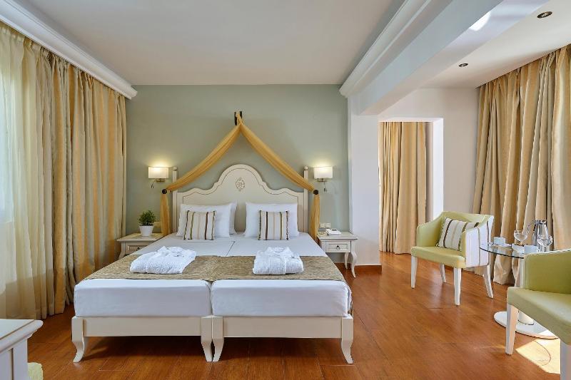 Premium Family Suite, 2 Rooms Garden View image 1