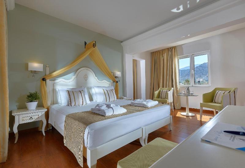 Premium Family Suite, 2 Rooms Garden View image 3