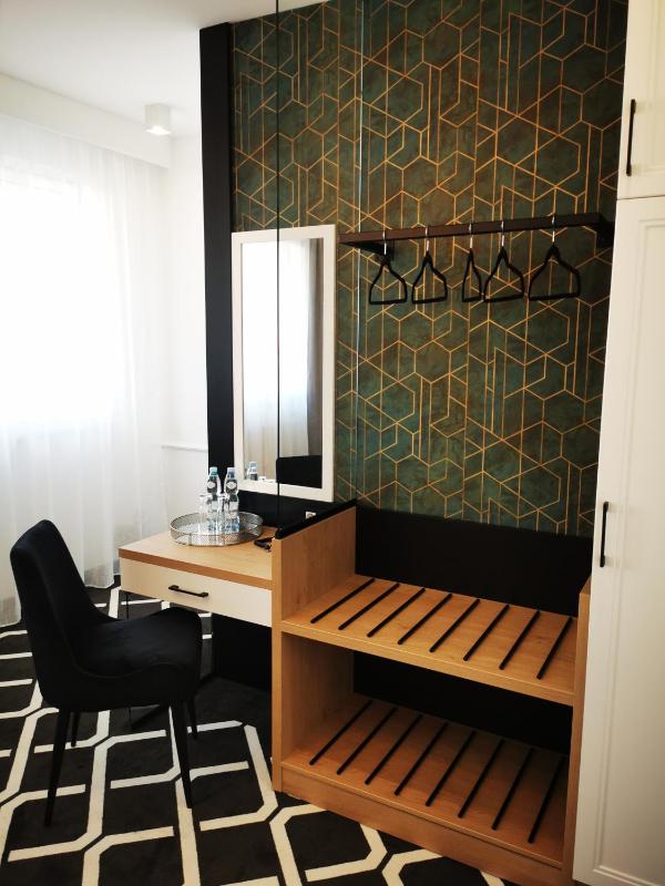 Deluxe Double Room with Shower image 4