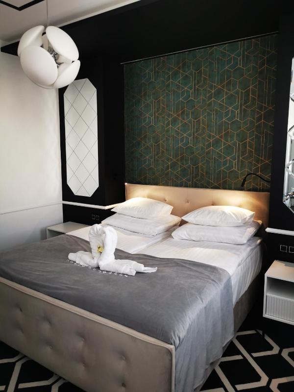 Deluxe Double Room with Shower image 2