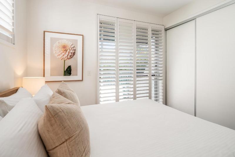 Headlands Hideaway Moffat Beach Dog Friendly Home - image 15