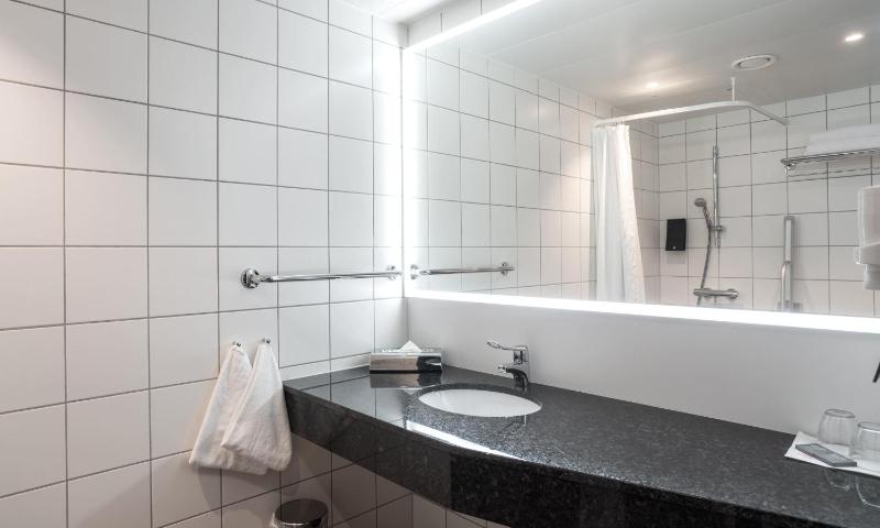 King Room - Disability Access image 2