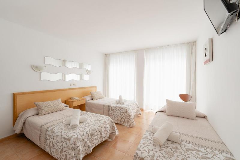Hotel Santa Faz TRG - image 1