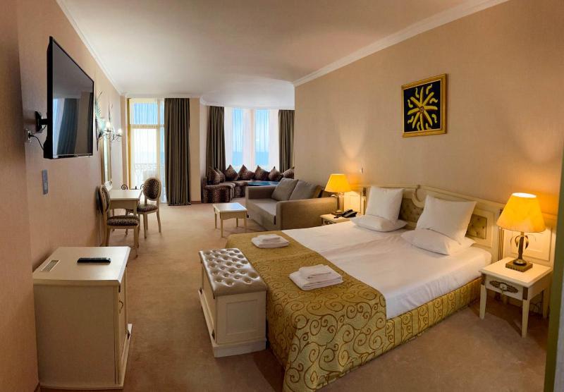 Studio with Sea View and Balcony with Free Parking included image 3