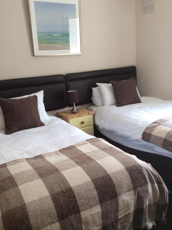 Twin Room image 1