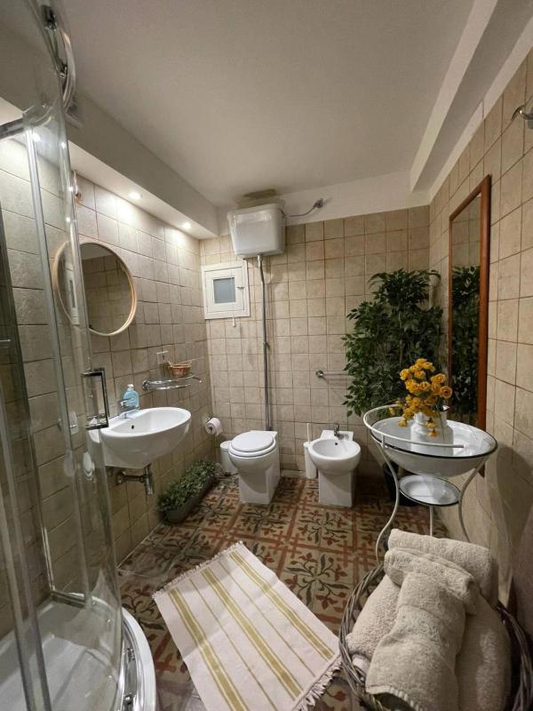 Inn The Garden - image 8