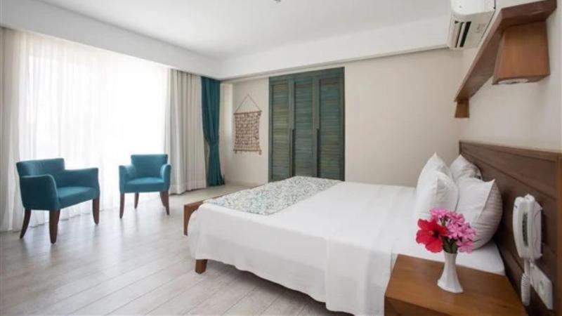 Triple Room with Mountain View image 3