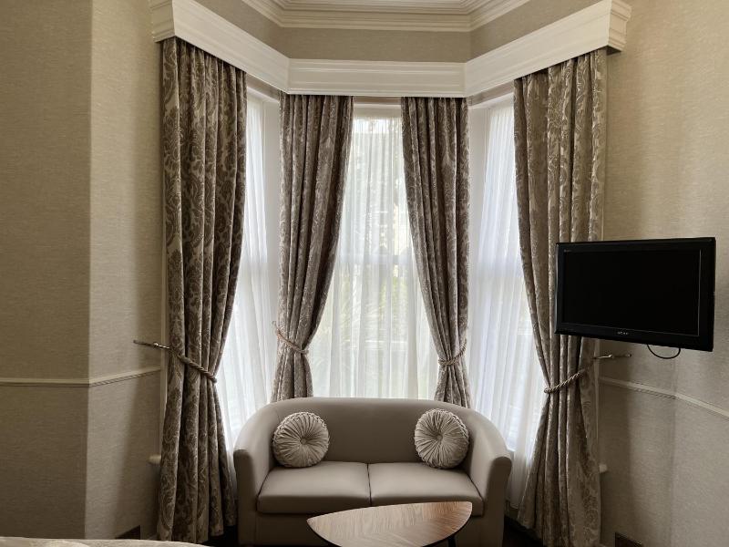 Standard Twin Room image 2