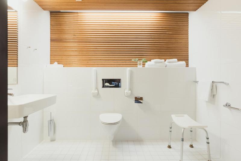 Twin Room - Disability Access image 3
