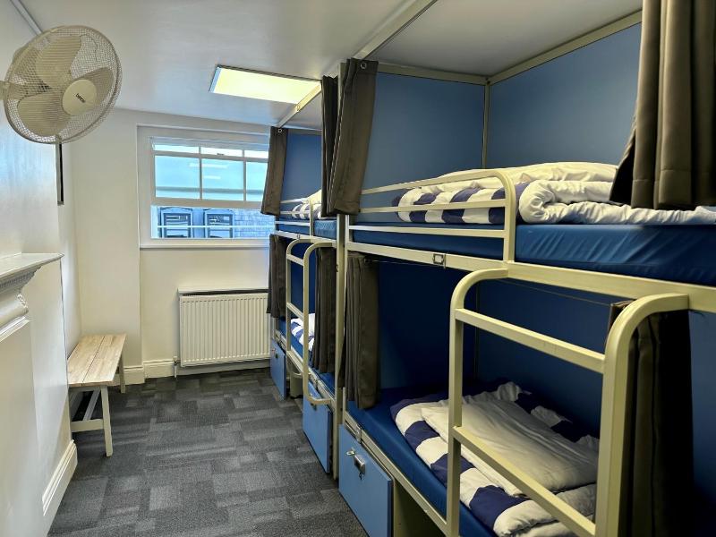 Single Bed in 4-Bed Mixed Dormitory Room image 4