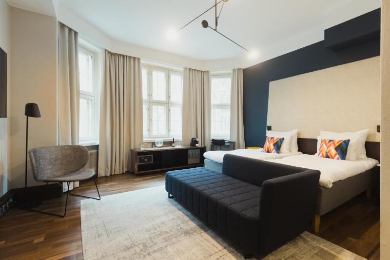 Deluxe Double or Twin Room image 1