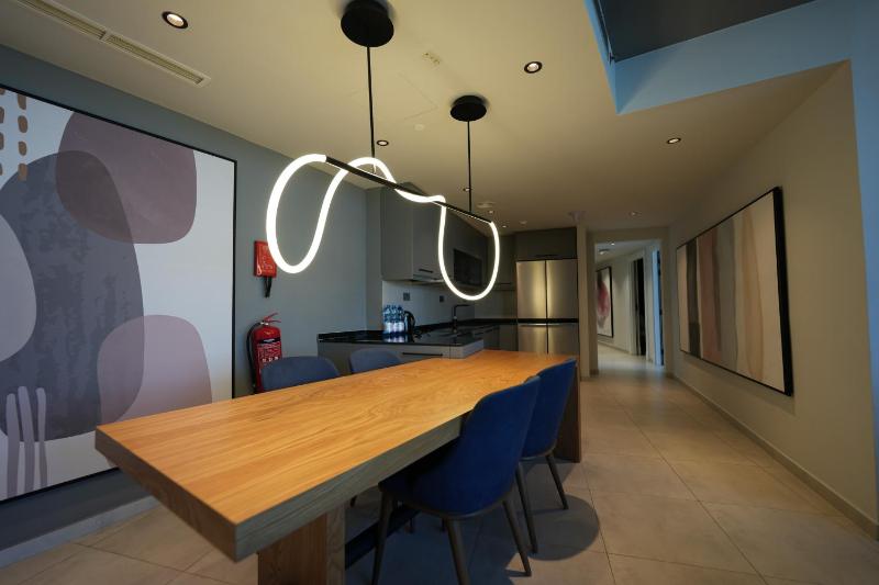 J 22 Residence - image 6
