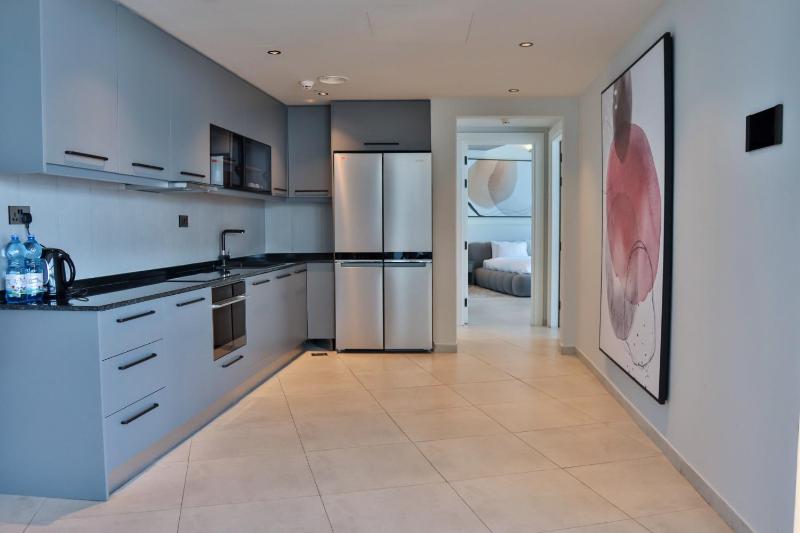 J 22 Residence - image 15