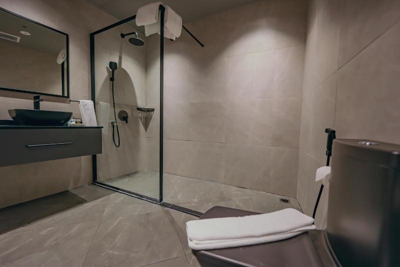 J 22 Residence - image 5