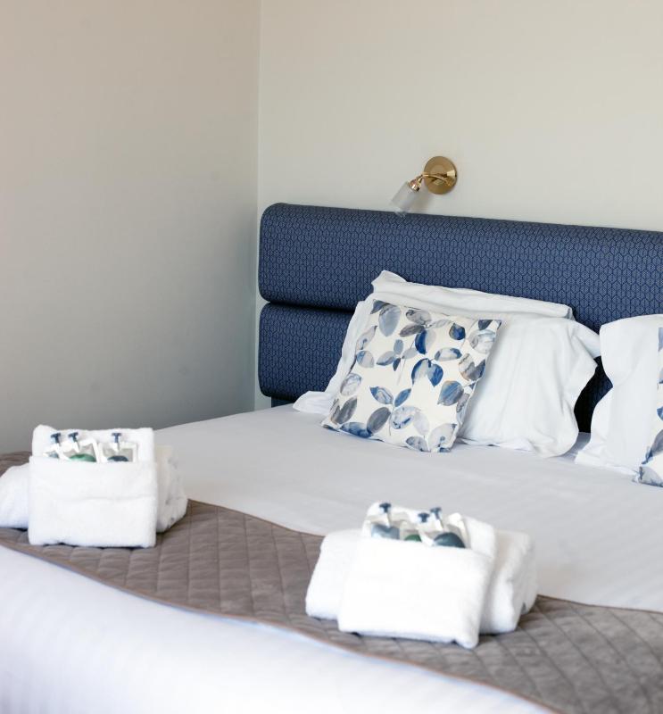 Double Room image 3