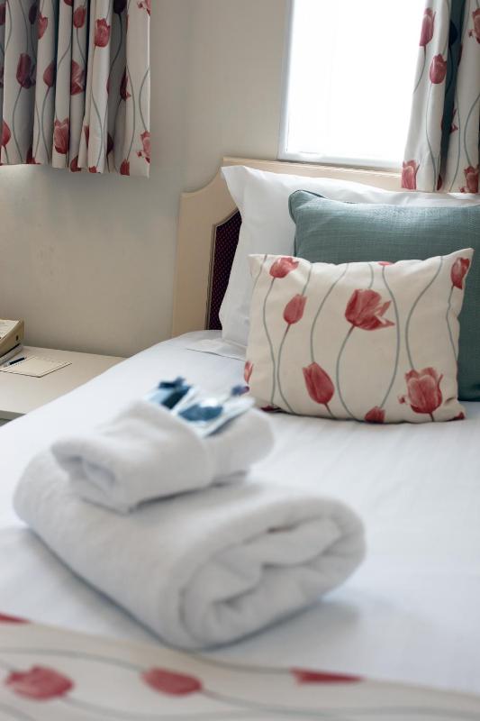 Single Room image 3